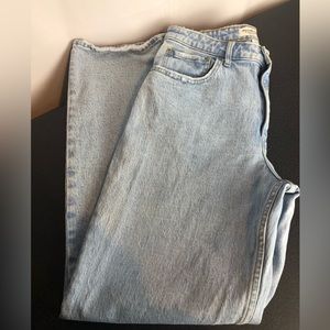 Abercrombie and Fitch The 90's Relaxed Jean High Rise Curve Love (Size 10)